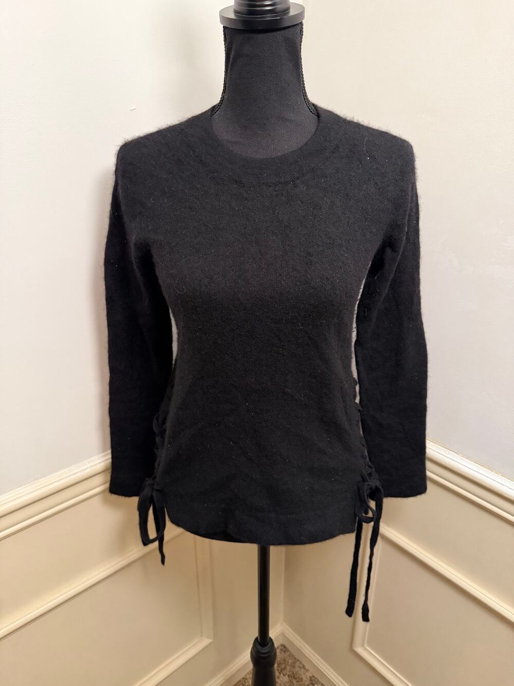 AQUA 100% Cashmere Side Lace Up Pullover Sweater Black Crewneck Minimalist Cozy